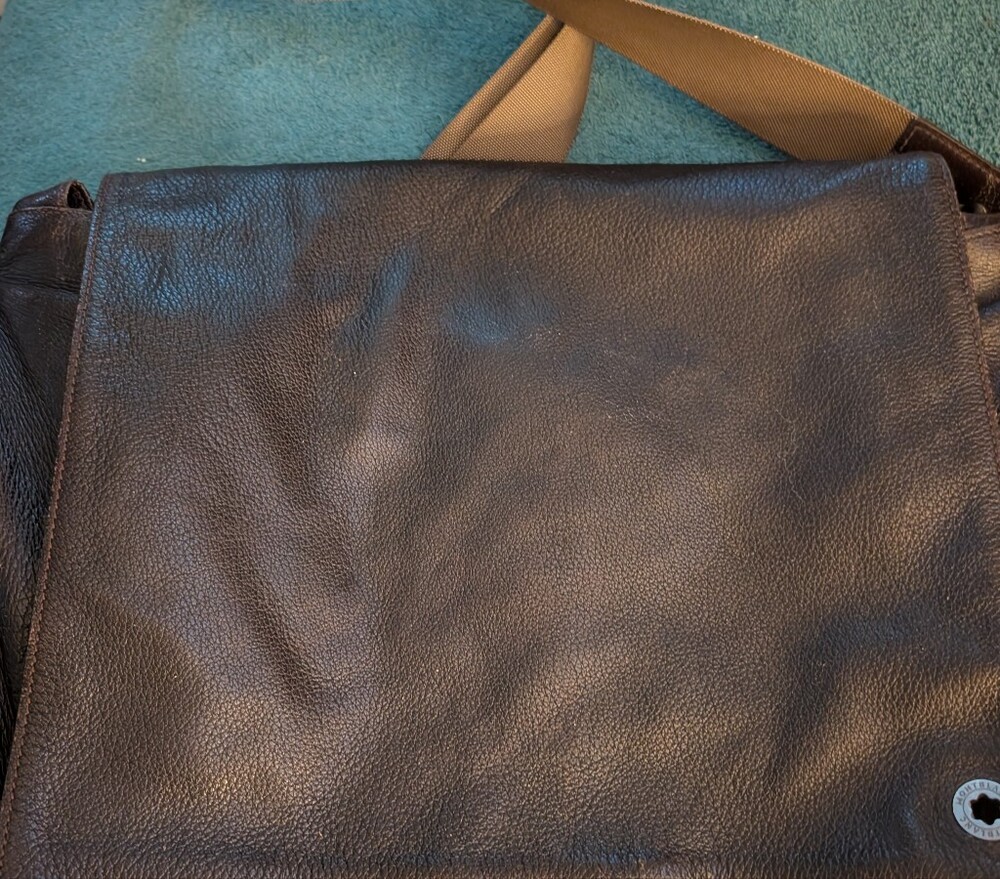 Mont Blanc Men's Leather Messenger Bag in Dark Brown - Casual Crossbody
